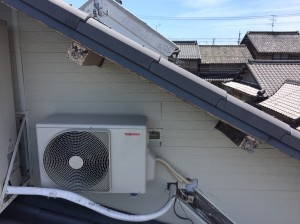 室外機　屋根置き